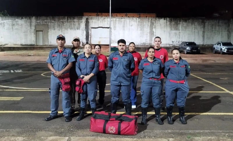Brigadistas de incêndio em Araçatuba
